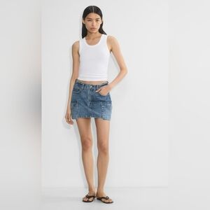 Aritzia Denim Forum The 90s MidRise Cargo Mini skirt size 26